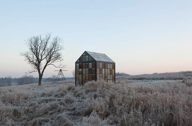 Hilltop Glass House Solarium by William Lamson during winter
