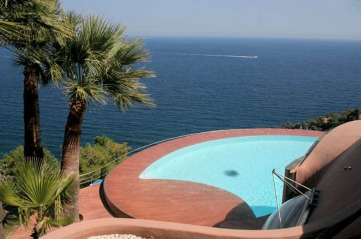 Swimming pool with an ocean view at the palais bulles, palace of bubbles Pierre Cardin house by antti lovag in Cannes