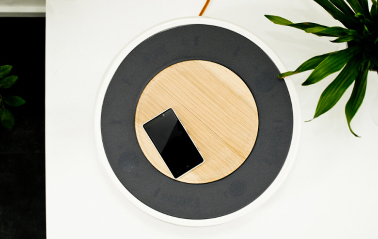 Top view of the Ceramic Speaker for Smartphones by Victor Johansson