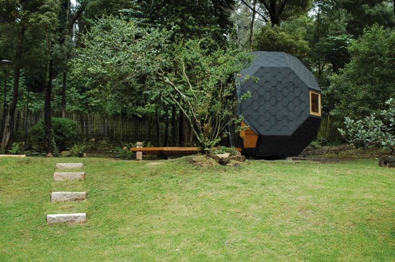 Side view of the architecture of the Habitable Polyhedron Garden Office by Manuel Villa