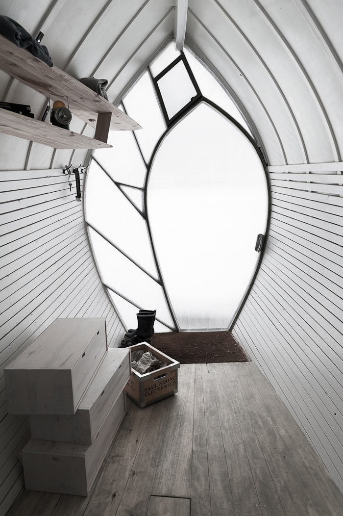 Interior design of the Curved Hus-1 by Torsten Ottesjo Architecture
