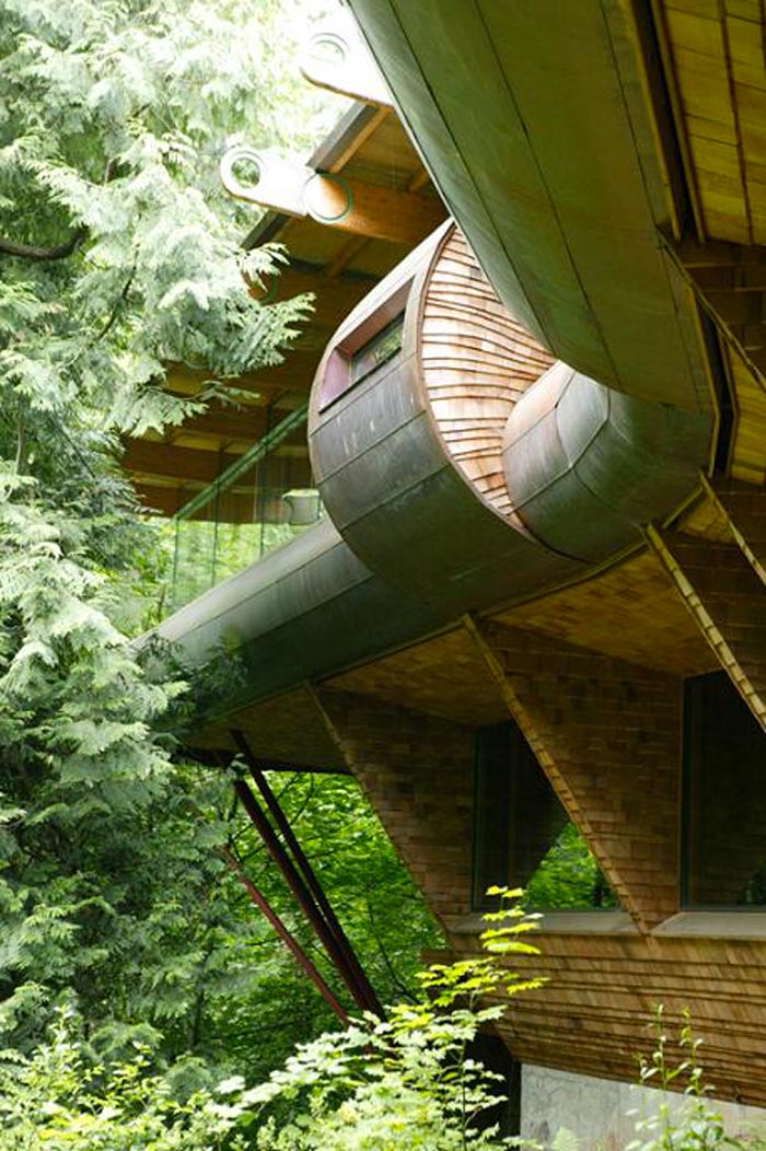 Exterior view of the Treehouse Mansion in Portland, Oregon by Robert Harvey Oshatz