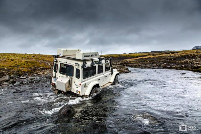 ISAK 4X4 SuperJeep Rentals in Iceland using Land Rover Defenders 7