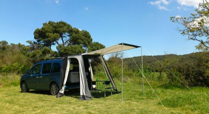 Camp set up with the Renault Kangoo Camper TravelPack by Design Studio Ovicuo 