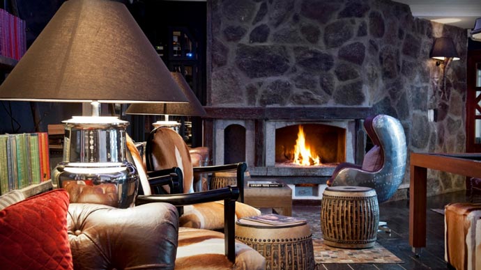 Fireplace and lounge area at El Lodge Resort