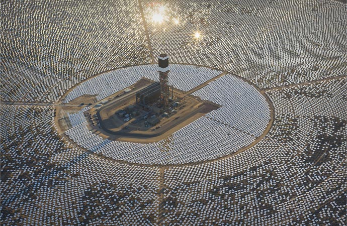 Ivanpah Solar Power Plant 001