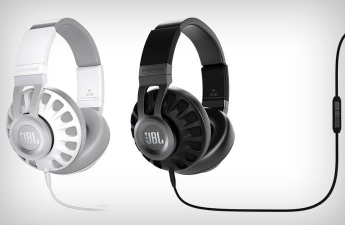 JBL Synchros S700 headphones