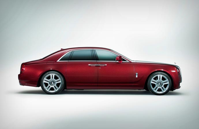 Side view of the Rolls Royce Ghost Series