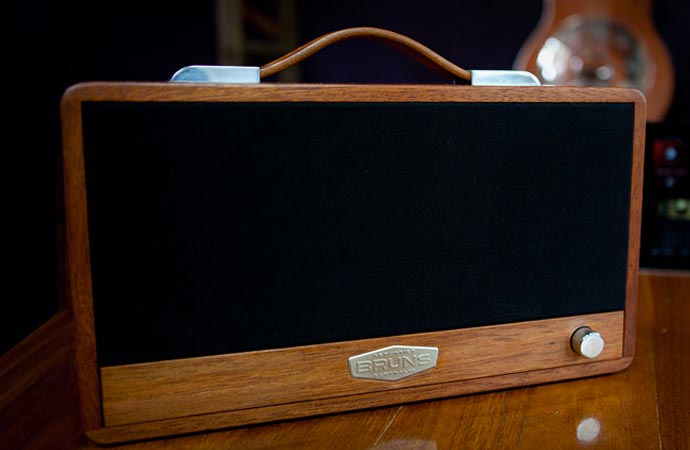 Wooden bluetooth speaker