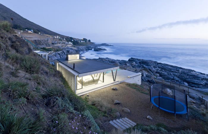 Rambla House in Chile by LAND Arquitectos