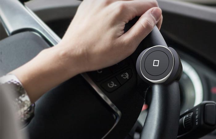 Satechi bluetooth button series in the car