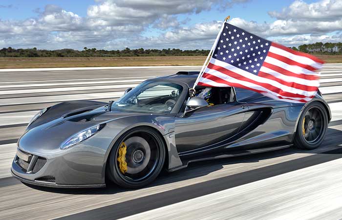 Hennessey Venom GT and American flag