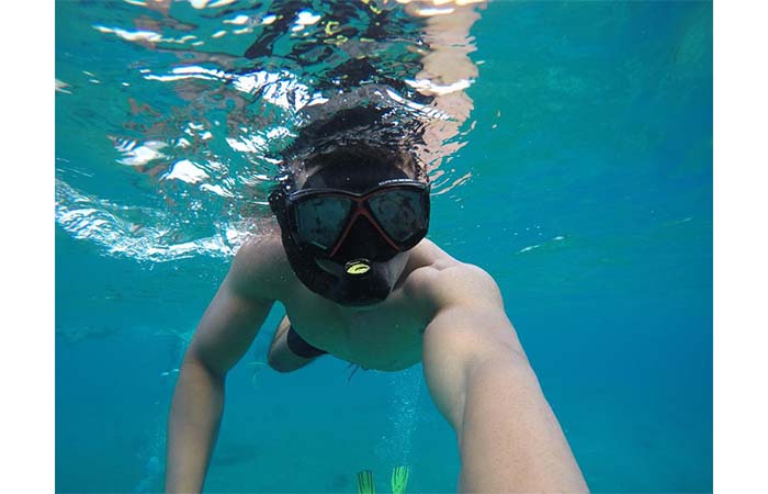 Guy Wears Cressi Panoramic Wide View Mask And Dry Snorkel Set Under The Water
