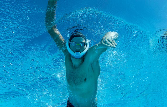 Ameo Powerbreather Being Used In The Swiming Pool