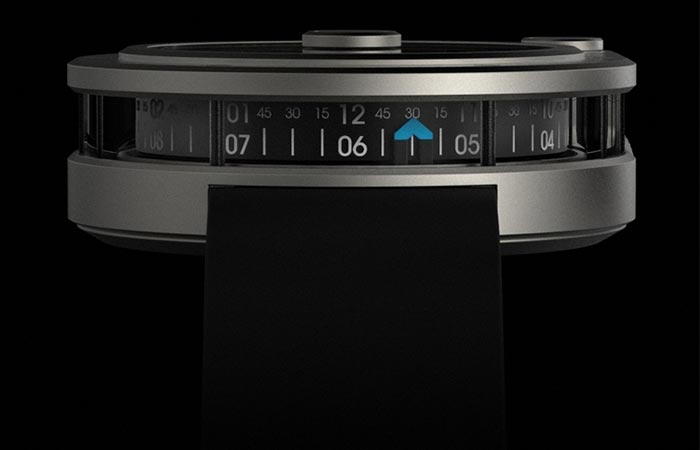 Side view of the AVRA 1-Hundred bezel display