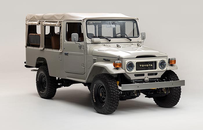 Front view of the 1981 Toyota Land Cruiser FJ45 Troopy