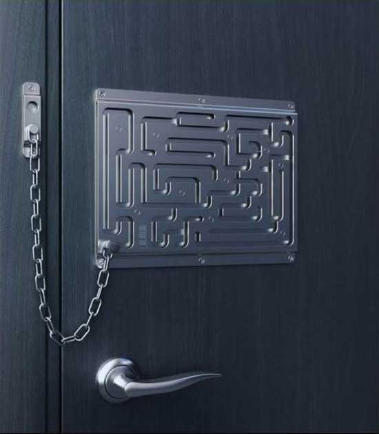 Labyrinth door lock