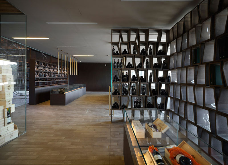Wine tasting area and shop at the Antinori Winery by Archea Associati 