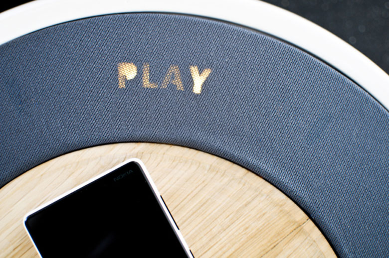 Play display on top of the Ceramic Speaker for Smartphones by Victor Johansson
