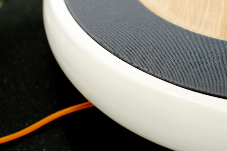 Power cord and view of the side of the Ceramic Speaker for Smartphones by Victor Johansson