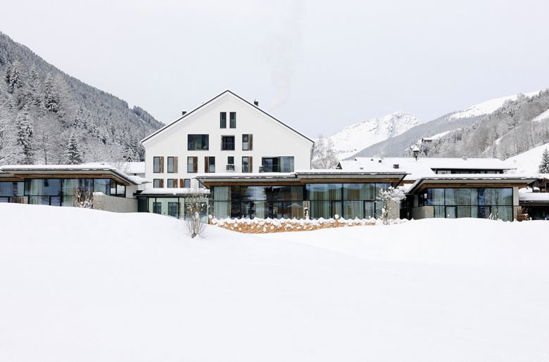 Front view of the Hotel Wiesergut in Hinterglemm Austria by Gogl Architekten