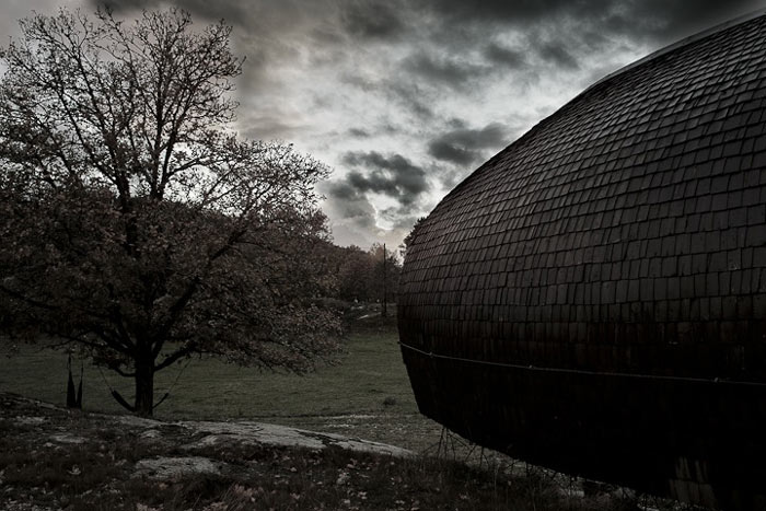 Curved Hus-1 by Torsten Ottesjo Architecture