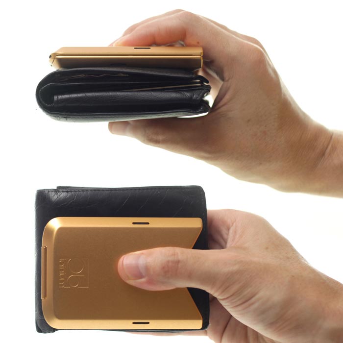 Thickness of an Obtainum Wallet compared to a conventional wallet