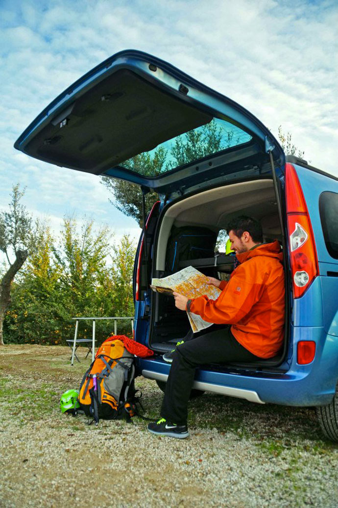 Open trunk of the Renault Kangoo Camper TravelPack