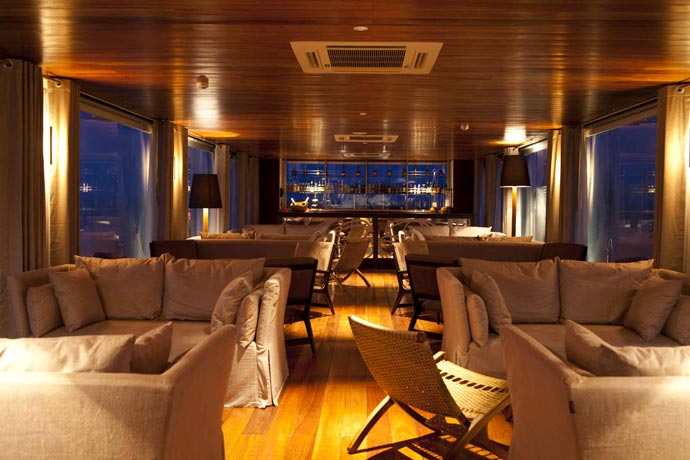 Lounge and bar on an Amazon Luxury Cruise