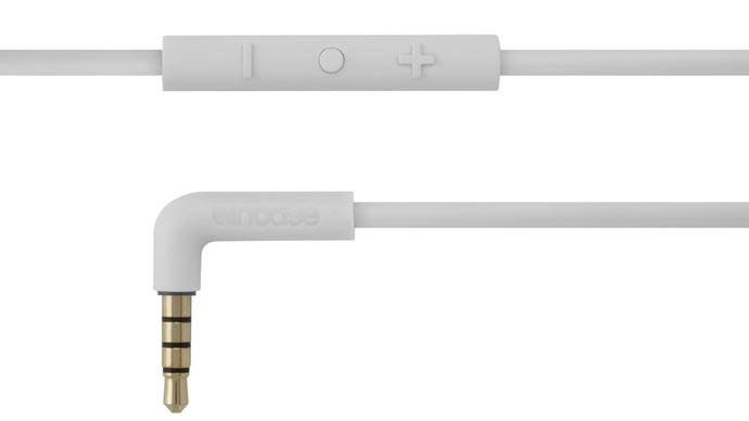 Volume control and jack of the Sonic Headphones from Incase