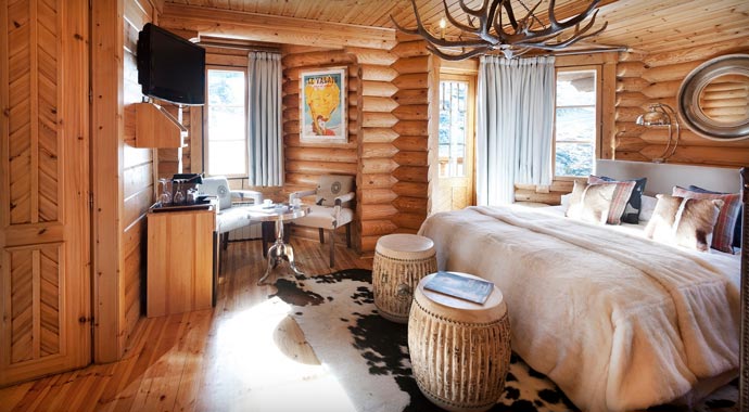 Interior design of a room at El Lodge Resort and Spa in Spain