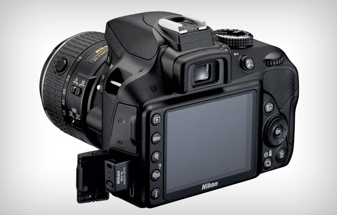 Nikon D3300 SD Battery Slot