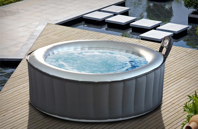 Portable inflatable spa