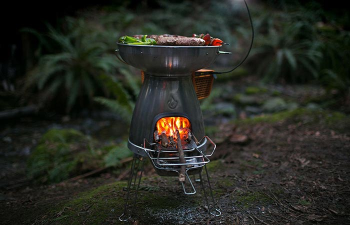 Camping stove with thermoelectric generator