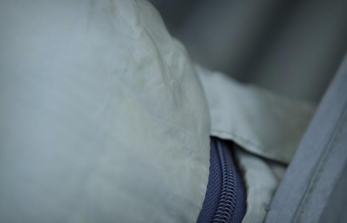 Sleeping bag hammock zipper