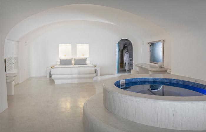 Room with jacuzzi in Santorini Angels and Stars