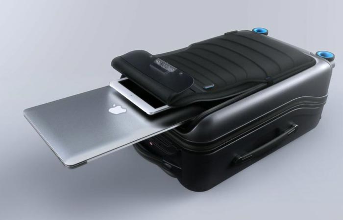 Laptop pouch in the Bluesmart carry-on bag