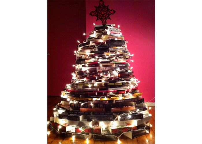 Book Christmas tree 