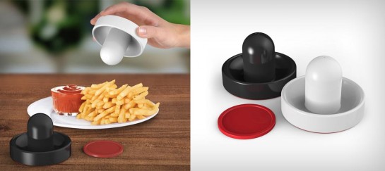 GAME ON! AIR HOCKEY SALT AND PEPPER SHAKERS