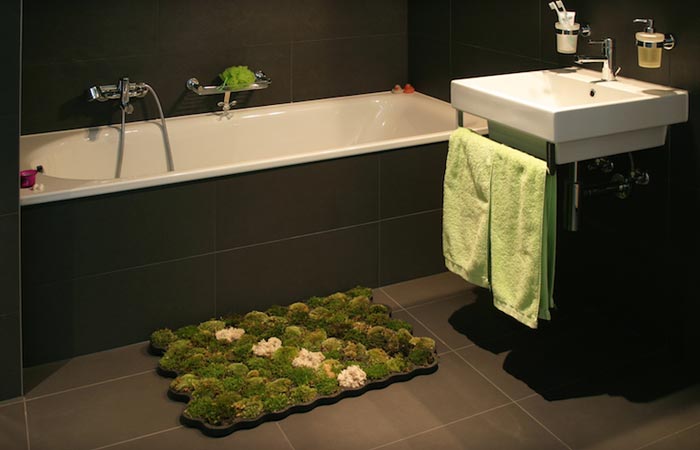 Moss bathroom mat