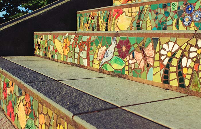 Details on Moraga St & 16th Avenue mosaic tile stairs