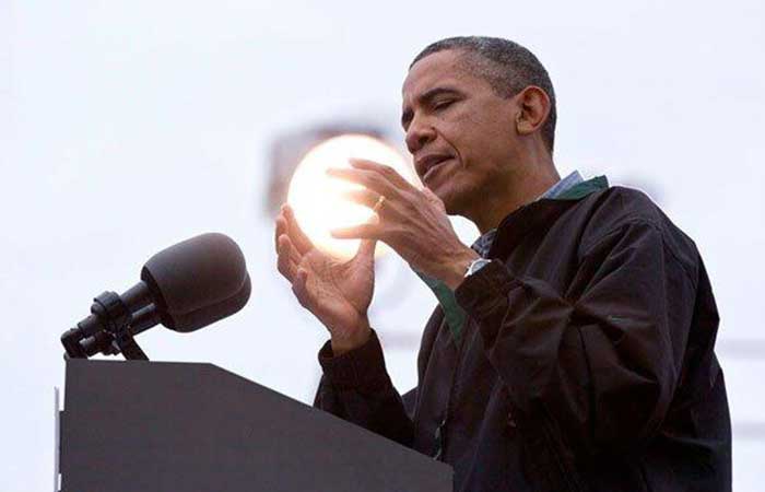 Obama holding the sun