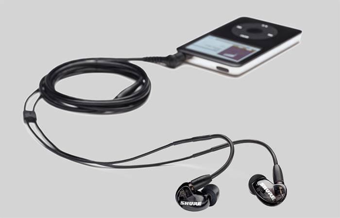 Shure SE215-K Noise Isolating Headphones