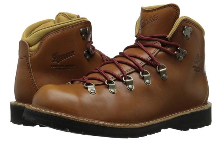 Danner Men's Mountain Pass Boots, Rio Latigo, two boots oriented in opposite directions, one in front of the other, side view, on a white background.