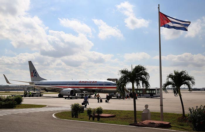 An American Airlines plane landed on the airport in Cuba.