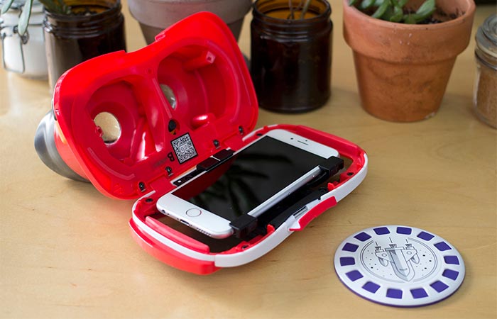 A Smartphone Placed Inside View Master