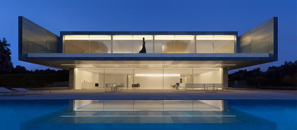 Aluminum House | By Fran Silvestre Arquitectos