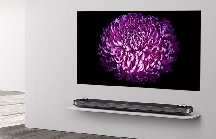LG W7 Oled displaying an image of a flower