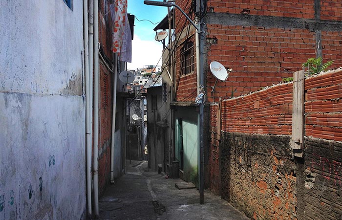 Sao Paulo favela before painting